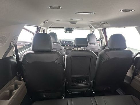 New 2026 Kia Carnival EX image 20