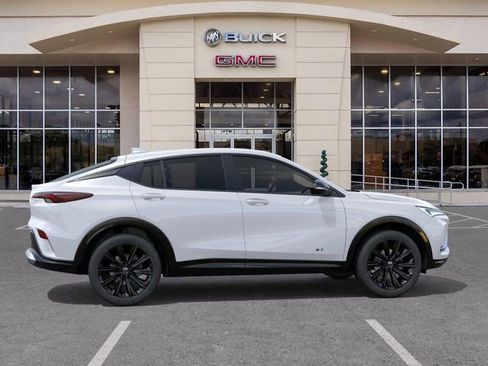 New 2026 Buick Envista Sport Touring image 5