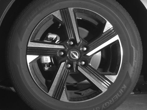 Used 2025 Nissan Sentra SV image 12