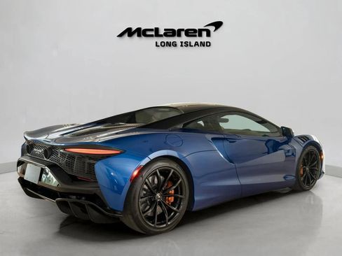 Used 2023 McLaren Artura RWD image 7