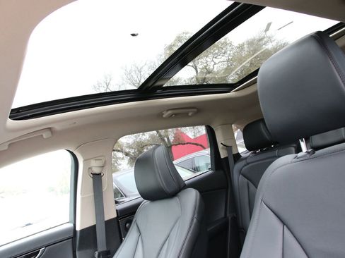 Used 2022 Lincoln Nautilus Reserve w/ Equipment Group 201A image 30