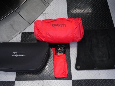 Used 2015 Ferrari California T RWD image 35