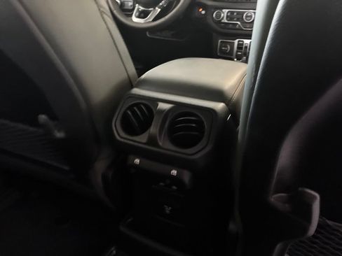 Used 2024 Jeep Wrangler High Altitude AWD/4WD image 38