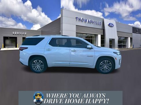 Used 2023 Chevrolet Traverse High Country w/ LPO, Cargo Package FWD image 2