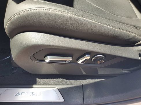 Used 2025 Acura RDX SH-AWD image 19