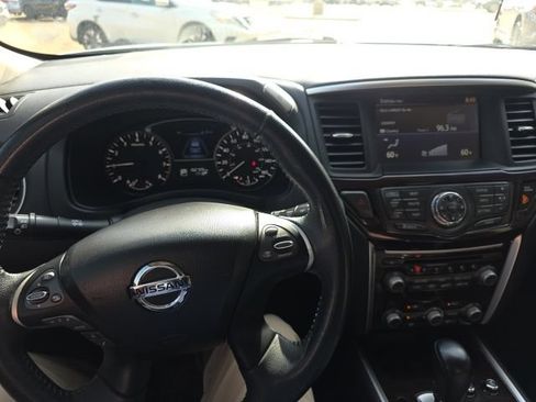 Used 2015 Nissan Pathfinder Platinum w/ Cargo Package FWD image 17