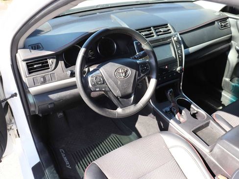 Used 2017 Toyota Camry SE FWD image 10