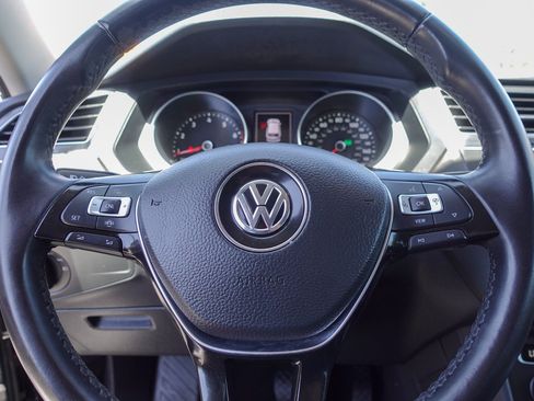 Used 2019 Volkswagen Tiguan SE AWD/4WD image 13