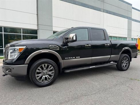 Used 2019 Nissan Titan Platinum Reserve w/ Platinum Utility Package AWD/4WD image 4