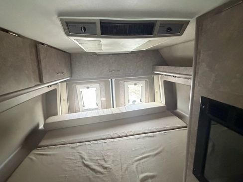 Used 2005 Dodge Sprinter 2500 w/ PWR Convenience Group RWD image 27