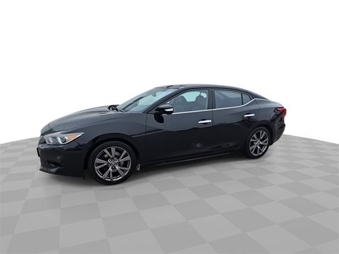Used 2017 Nissan Maxima Platinum image 4