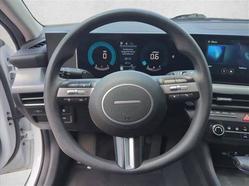 Used 2025 Hyundai Sonata SE FWD image 16
