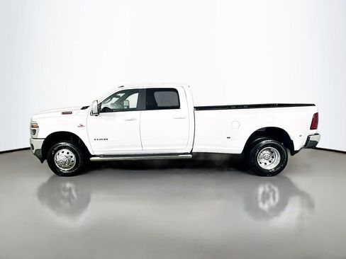 New 2025 RAM 3500 Laramie AWD/4WD image 4