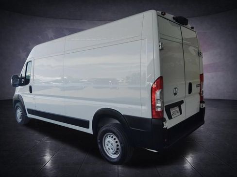 Used 2025 RAM ProMaster 2500 w/ Convenience Group FWD image 3