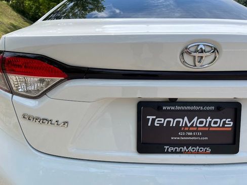 Used 2021 Toyota Corolla LE FWD image 39