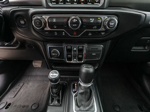 Used 2022 Jeep Wrangler Unlimited Sport AWD/4WD image 19