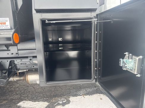 New 2024 RAM 5500 Tradesman AWD/4WD image 38