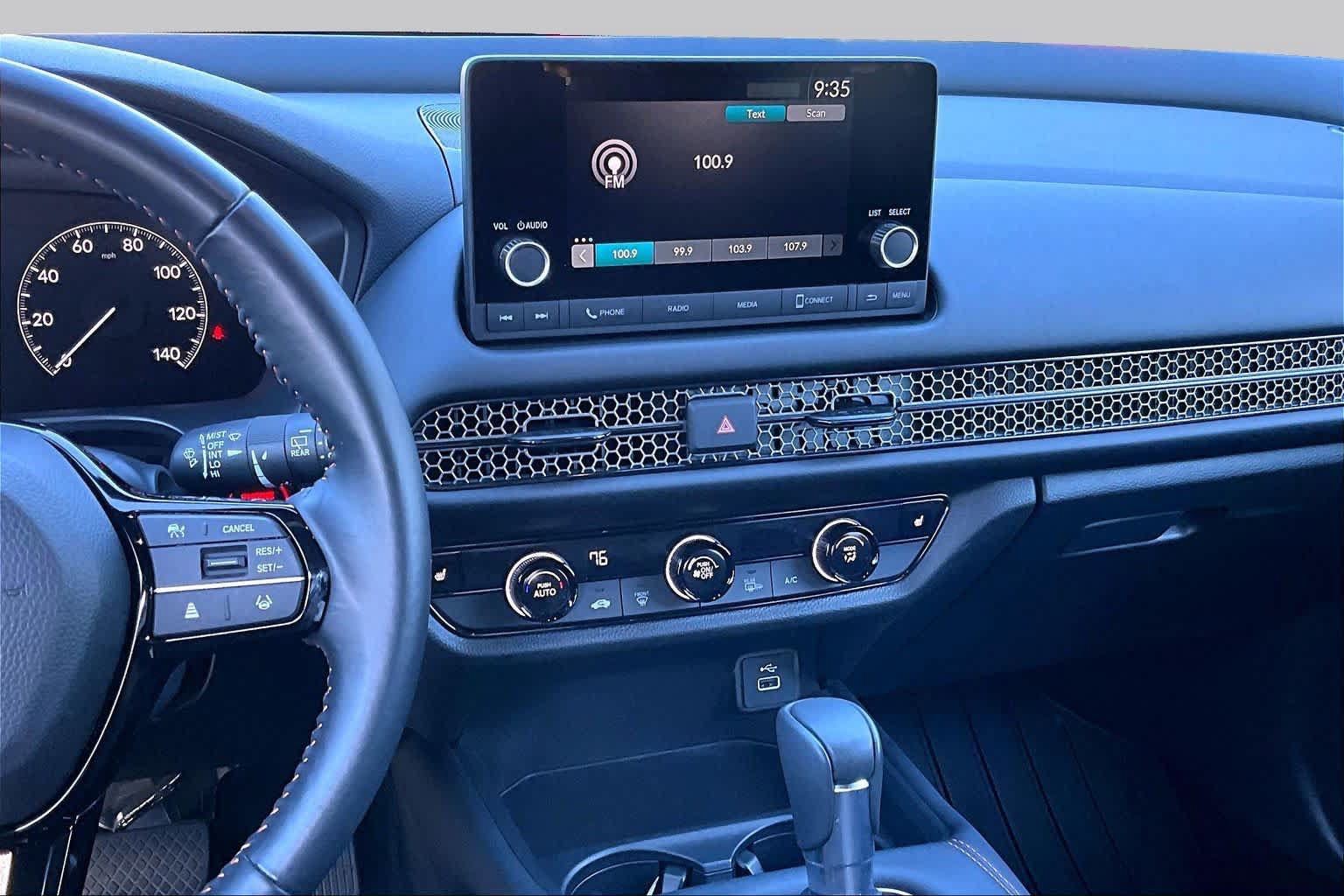 Certified 2025 Honda HR-V Sport image 7
