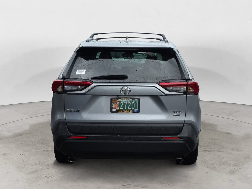 Used 2021 Toyota RAV4 XLE w/ XLE Grade Weather Package AWD/4WD image 6