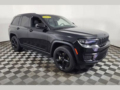 Used 2023 Jeep Grand Cherokee Altitude