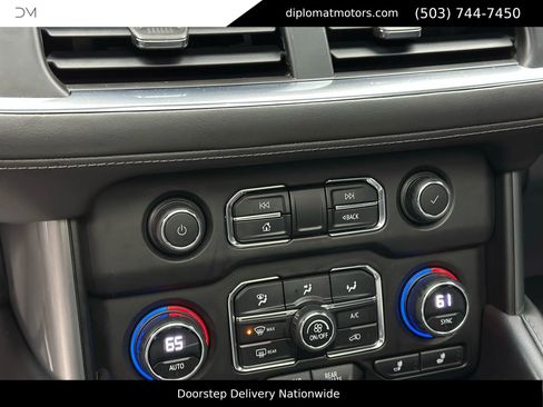 Used 2023 Chevrolet Suburban Z71 image 28