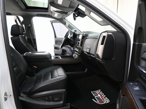 Used 2017 GMC Sierra 2500 Denali w/ Duramax Plus Package image 29