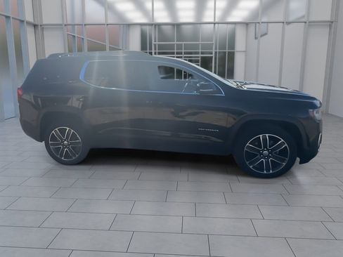 Used 2023 GMC Acadia SLT w/ Preferred Package image 9