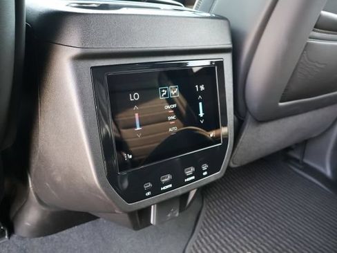 Used 2025 GMC Yukon XL Denali Ultimate AWD/4WD image 9