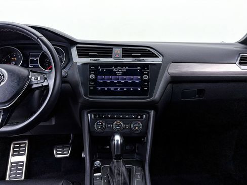 Used 2021 Volkswagen Tiguan SE R-Line FWD image 10