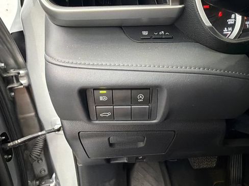 Used 2023 Toyota Highlander XLE FWD image 33