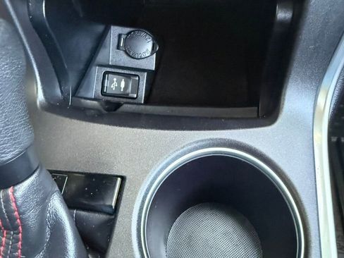 Used 2017 Toyota Camry SE FWD image 31