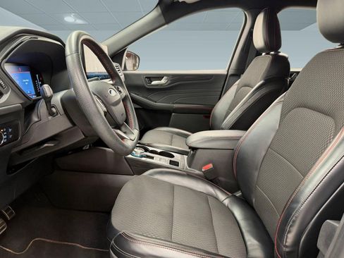 Certified 2023 Ford Escape ST-Line w/ Tech Pack #1 AWD/4WD image 4