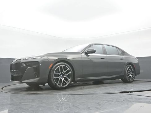 Used 2023 BMW i7 xDrive60 AWD/4WD image 30