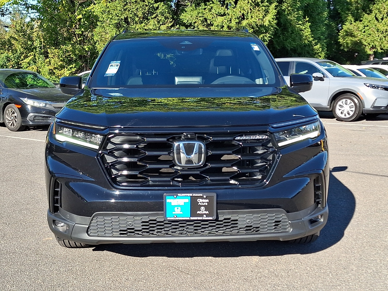 Used 2025 Honda Pilot Black Edition image 2