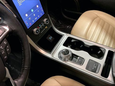 Certified 2024 Ford Edge SEL image 16