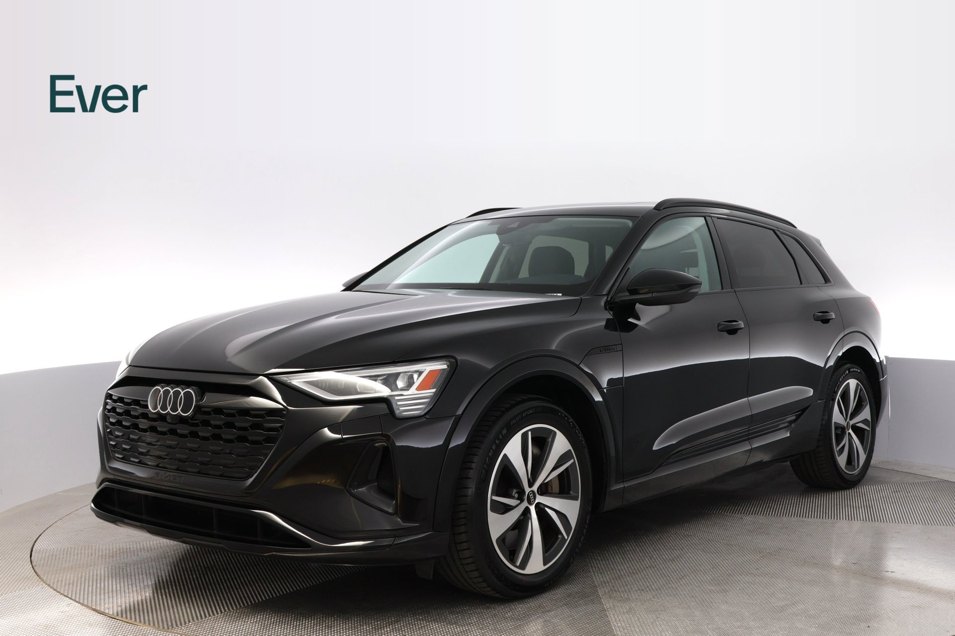 Used 2024 Audi Q8 e-tron Premium AWD/4WD image 2