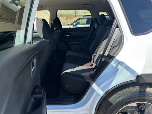 Used 2025 Nissan Rogue SV FWD image 28
