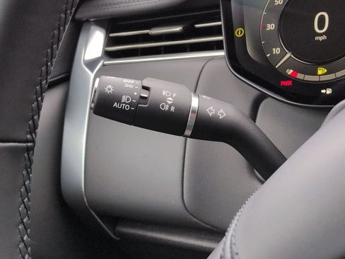 New 2026 Land Rover Range Rover SE image 28