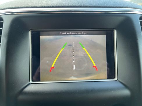 Used 2018 Jeep Grand Cherokee Laredo RWD image 32