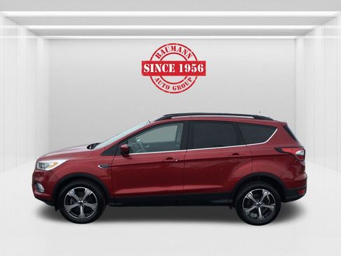 Used 2017 Ford Escape SE w/ Equipment Group 201A image 9
