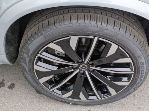 New 2026 Volvo XC90 B6 Ultra w/ Protection Package AWD/4WD image 18