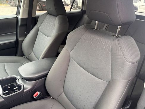 Used 2025 Toyota RAV4 XLE image 34