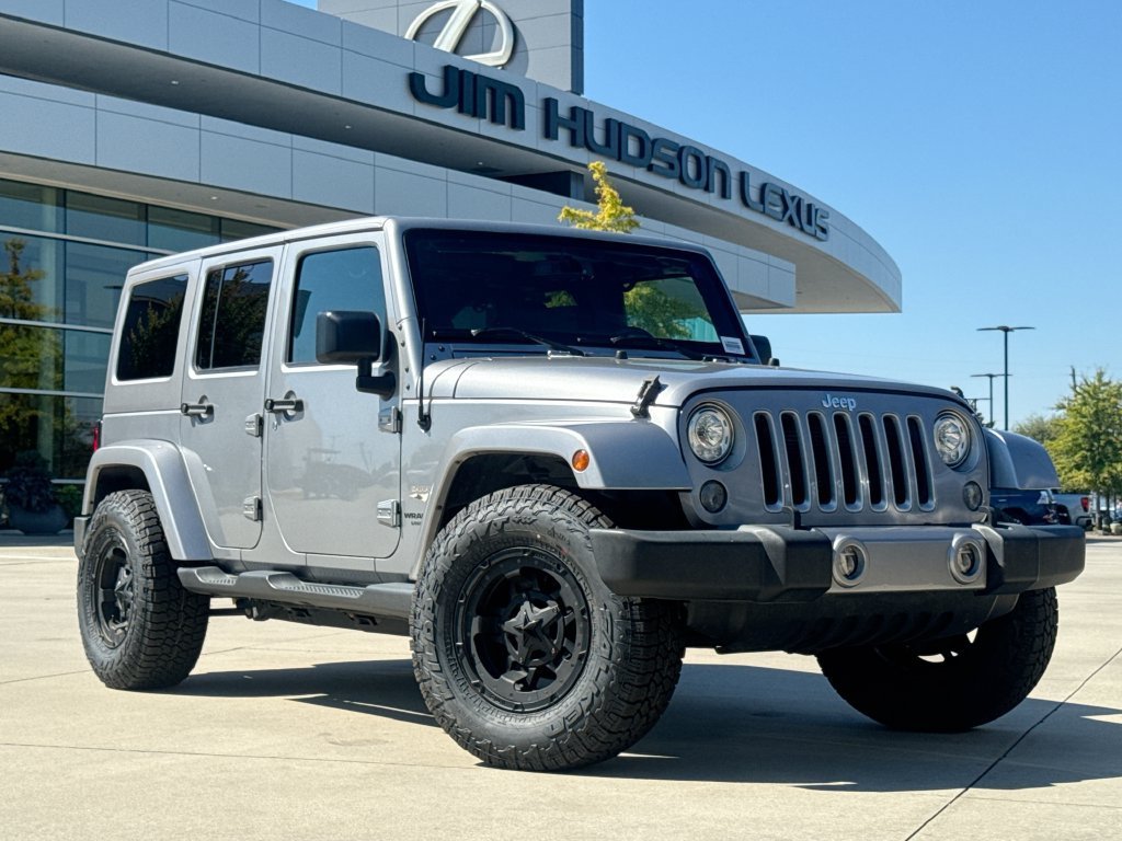 Used 2017 Jeep Wrangler Unlimited Sahara w/ Connectivity Group AWD/4WD image 2