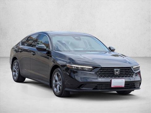 Used 2023 Honda Accord EX image 3