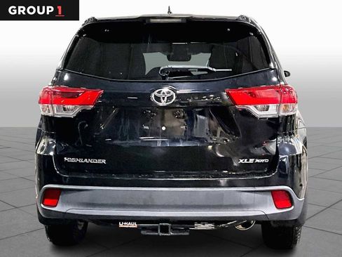 Used 2018 Toyota Highlander XLE image 4