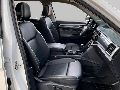 Used 2023 Volkswagen Atlas SEL R-Line AWD/4WD image 9