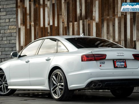 Used 2018 Audi S6 Prestige w/ Prestige Package image 3