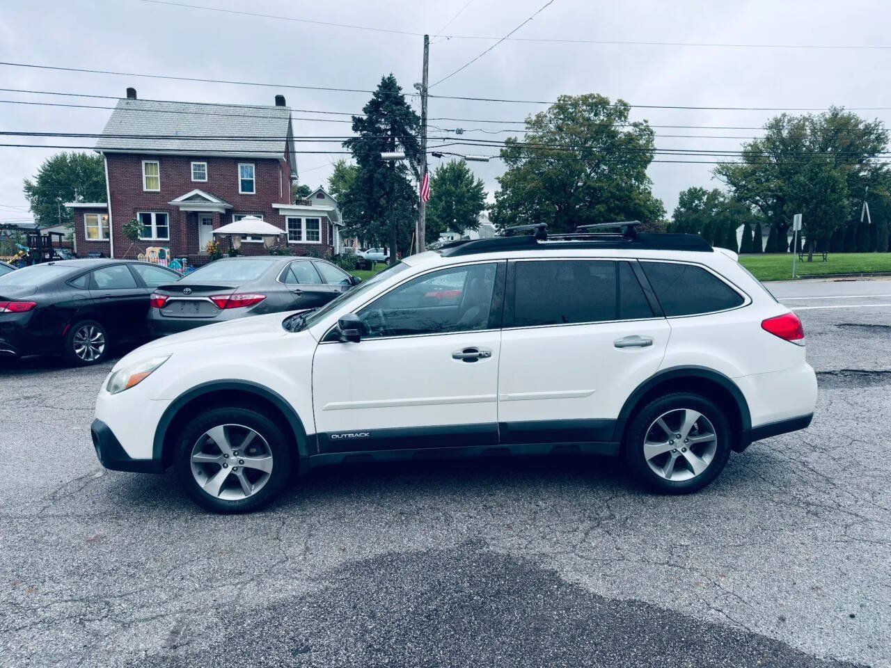 Used 2014 Subaru Outback 2.5i Limited AWD/4WD image 5