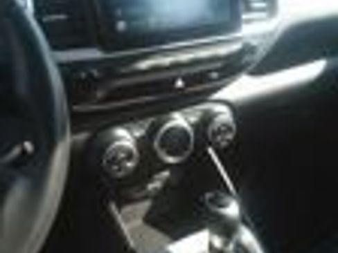 Used 2025 Hyundai Venue SEL image 12