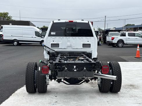 New 2026 Ford F550 2WD Crew Cab image 4